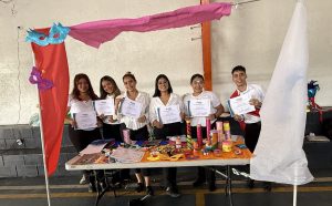 Estudiantes presentan innovadoras propuestas didácticas en el Festival “Raíces y Colores”